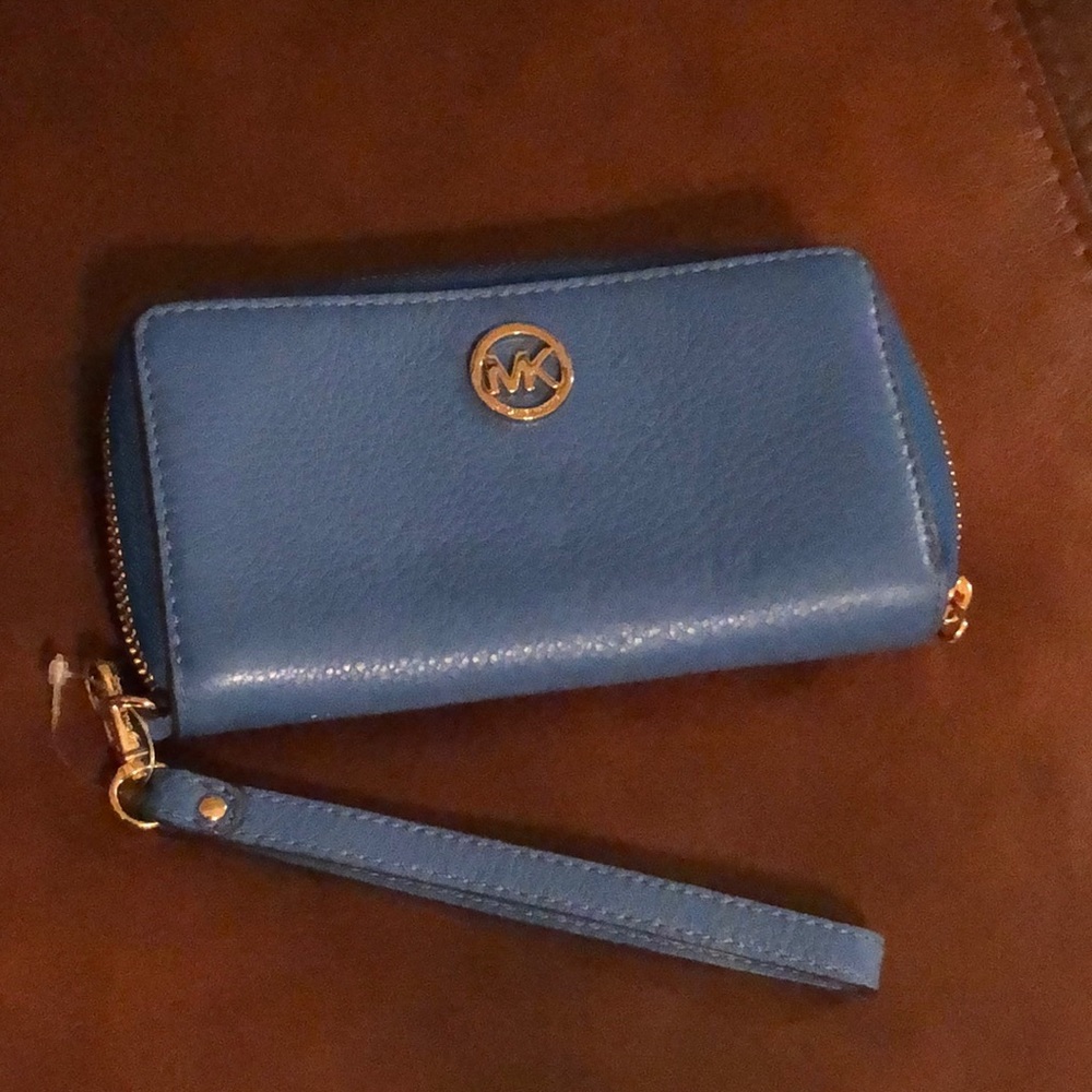 Michael Kors blue wristlet
